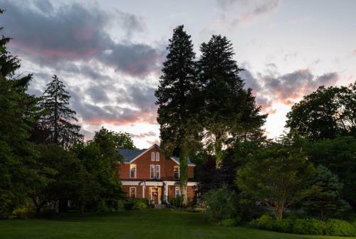 Bed & Breakfast South Court Inn