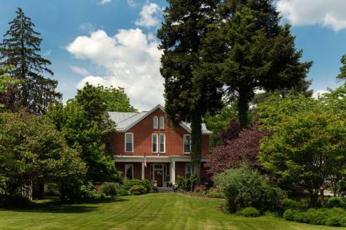 Bed & Breakfast South Court Inn