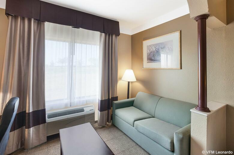 Hotel Comfort Suites Plainview