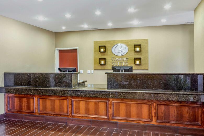 Hotel Comfort Suites Plainview