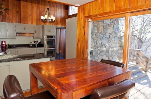 Scenic Mountain Retreat