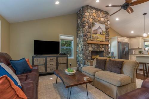 Knobby Creek Cottage