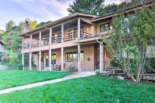 Villa Spacious River Lodge With Mtn Views On 4 Acres!