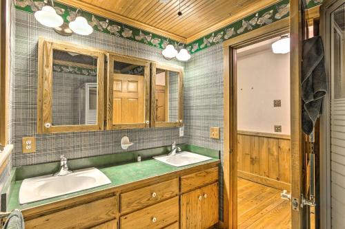 Villa Spacious River Lodge With Mtn Views On 4 Acres!
