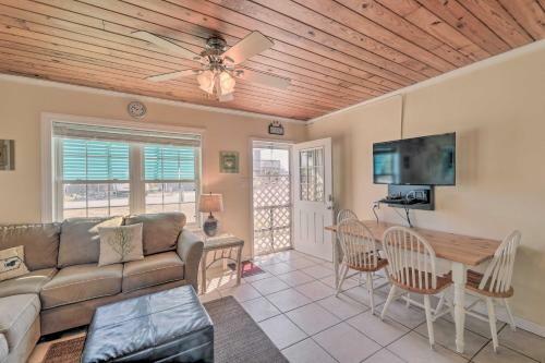 Bright Home 1 Min Walk To Public Beach Access