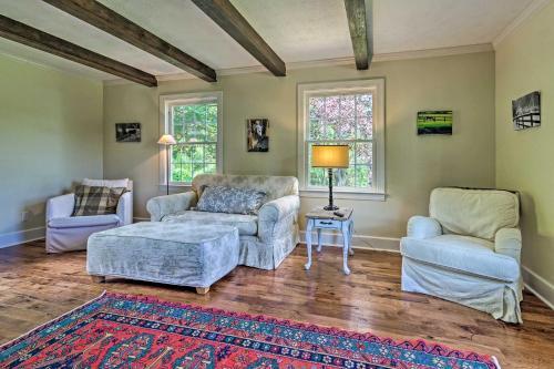 Pet-friendly Getaway On 40 Acre Horse Farm!