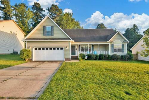 Minutes From Fort Bragg And Methodist University