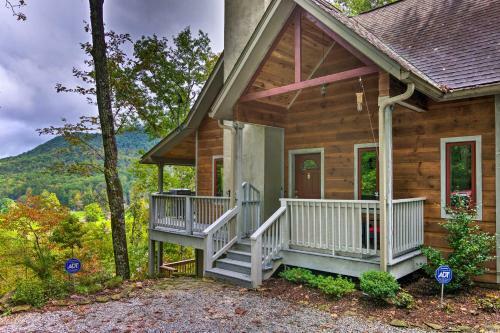 Apartamento Studio With Deck And Views, 7 Miles To Franklin!