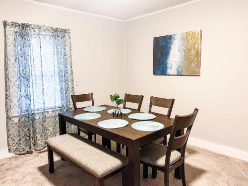 Peaceful And Family Friendly 3br With Large Backyard