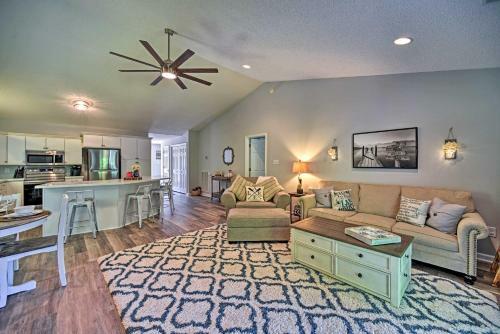 Henrico Hideaway With Lake Access And Boat Slip!
