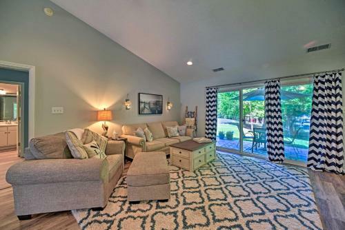 Henrico Hideaway With Lake Access And Boat Slip!