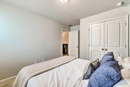 Modern Charlotte Townhome Less Than 2 Mi To Downtown!
