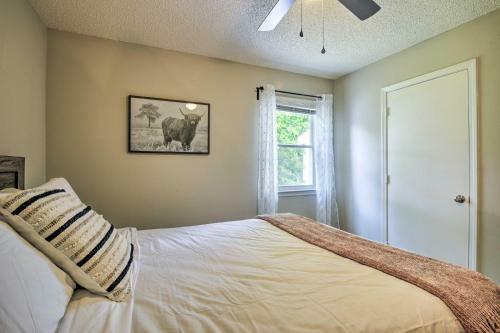Pet-friendly Home - 2 Mi To Unc Greensboro!