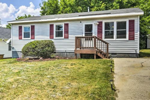 Pet-friendly Home - 2 Mi To Unc Greensboro!