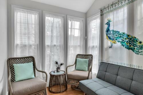 Peaceful Getaway In Greensboro Home