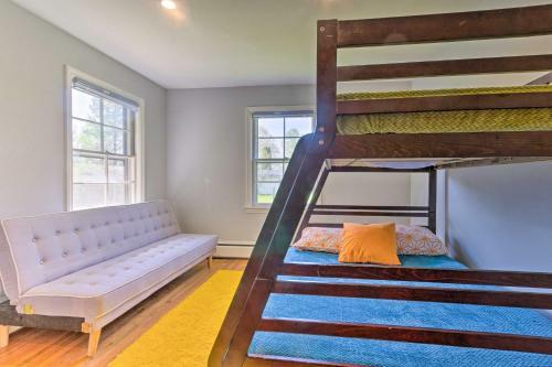 Dog-friendly Home With Yard 1 Mi To Downtown!