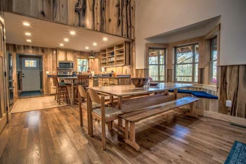 Lodge The Poplars At Bearwallow Mountain