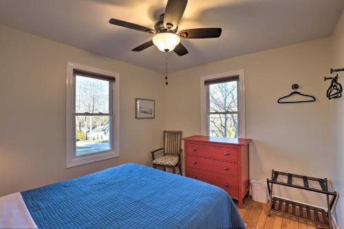 Cozy Hendersonville Home With Deck And Fire Pit!