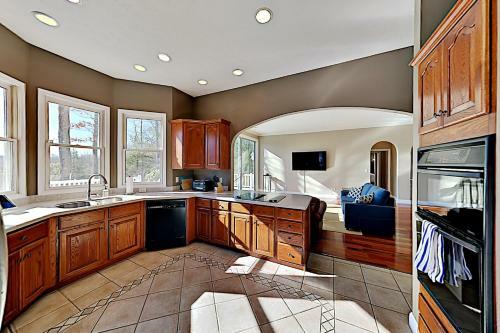 Jeter Mountain Manor