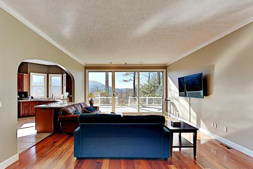 Jeter Mountain Manor