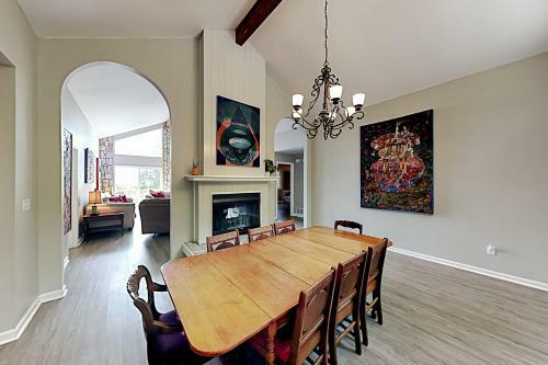 Serenity Mountain Oasis