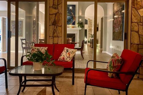 Serenity Mountain Oasis