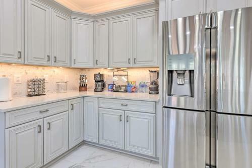 Spacious King Home With Theater And Game Room!