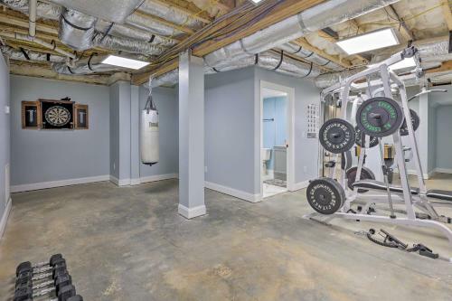 Spacious King Home With Theater And Game Room!