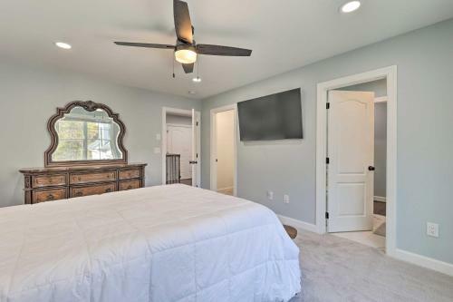 Spacious King Home With Theater And Game Room!