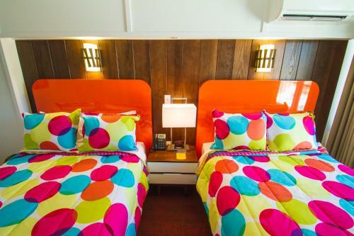 Hotel Mother Earth Motor Lodge