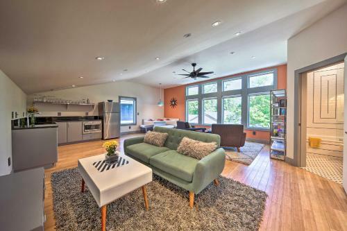 Modern Twist Apartment - 1 Mile To Beach!