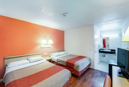 Motel 6 Greenville