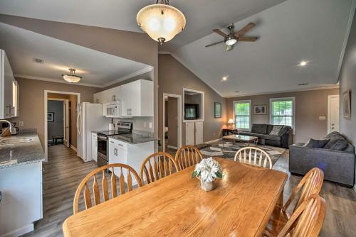 Morehead City Getaway With Yard 4 Mi To Beach!