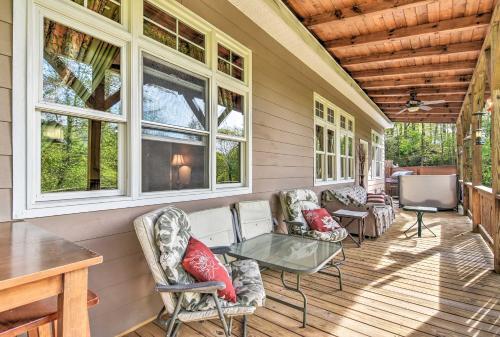 Maggie Valley Home With Hot Tub, Deck And Forest Views