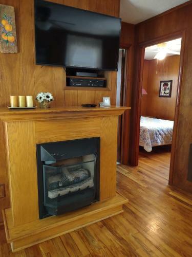 Hotel Cozy Creek Cottages