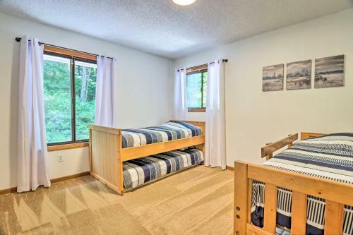 Smoky Mtn Retreat With Games, Fire Pit And Patio!