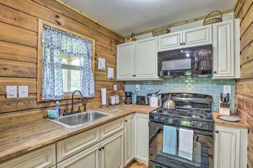 Riverfront Cabin With Fire Pit Hike And Explore!