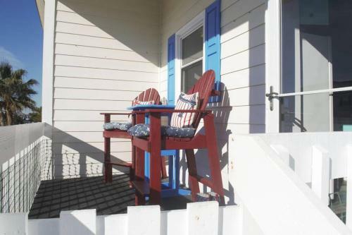 Aqua Haven - Second Street From Beach Home