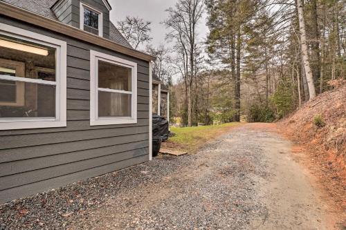 Charming Cottage Close To Hiking And Biking!