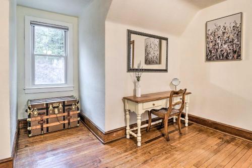 Charming Cottage Close To Hiking And Biking!