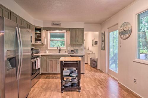 Secluded Pisgah Forest Cottage With Fire Pit!