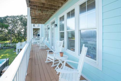 Oki's 4th Row Ocean View Home With Private Pool And Spa!