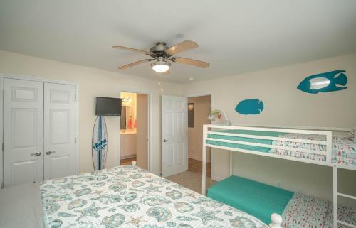 Ocean Walk Condo On The 2nd Row With Ocean Views!