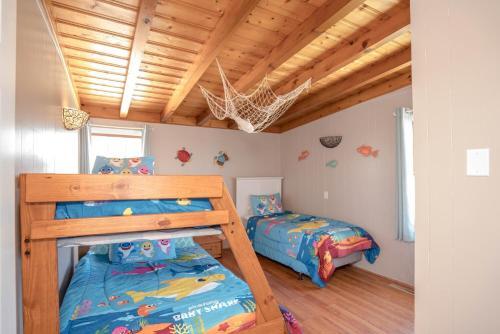 Oceanfront Family Fun Home And Dog Friendly!