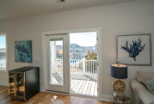 A Magical Setting With Ocean And Marsh Views!