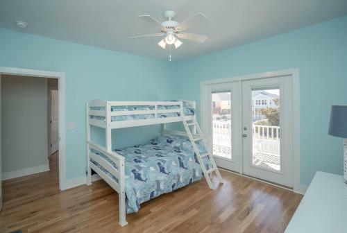 A Magical Setting With Ocean And Marsh Views!