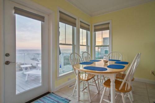 Luxurious Oceanfront Located In Oki's Paradise Shores