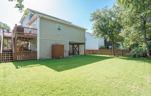 Pet Friendly 4 Br, 4 Ba Located In Yaupon Beach!