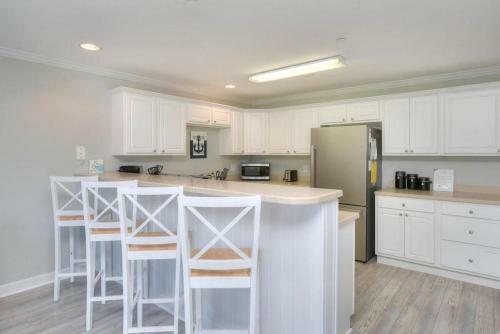 Ocean Walk 6204-anchors Away