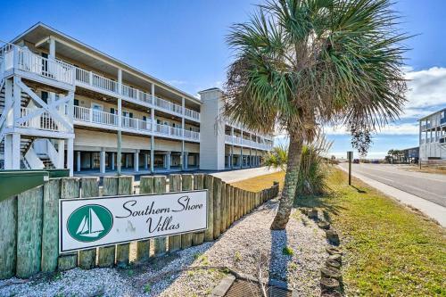 Apartamento Oak Island Beachfront Condo With Community Pool